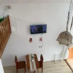 Pijar Jingga Cabin